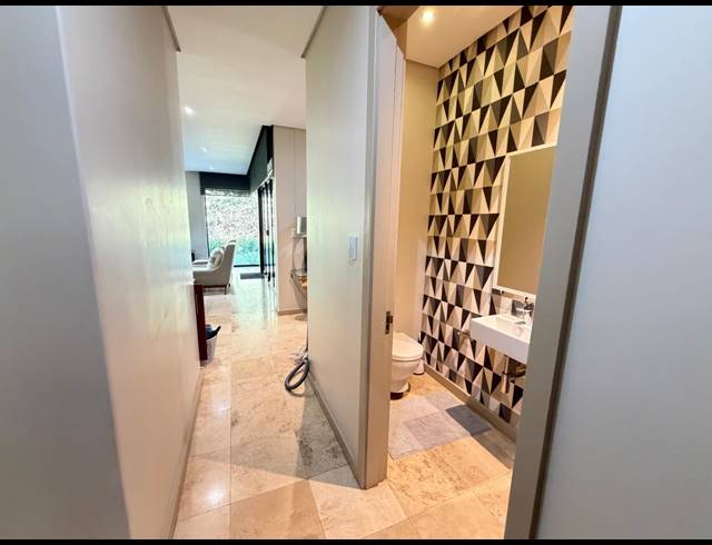 3 BEDROOM TOWNHOUSE TO LET IN ZIMBALI ESTATE
